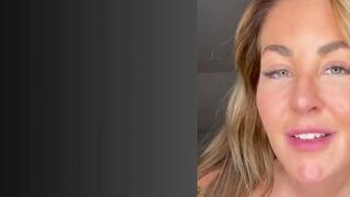 AnnaStone297 stellt sich als sexy Milf vor