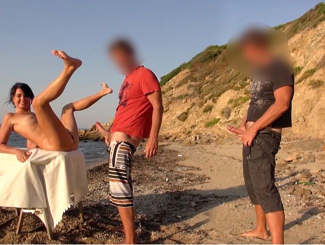 Alexalexandria lässt sich am Strand in jedes Loch bumsen
