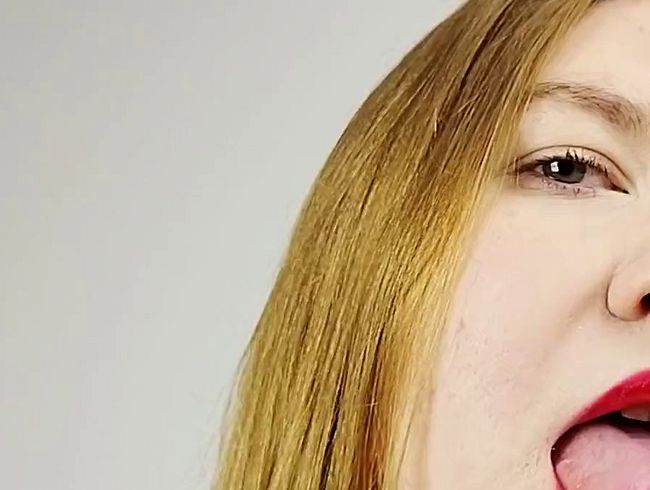 NikkiLiebling saugt an ihrem Vibrator