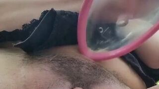 Muschi aufpumpen mit Mania-Pigmilk