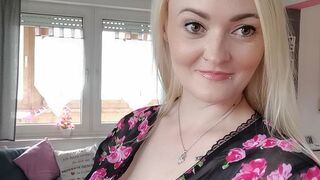 Alex-Blond zeigt sich nackig im Internet