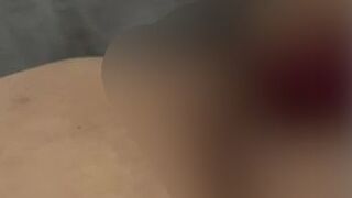 KinkyKitten: Kurviges Luder fickt sich selbst