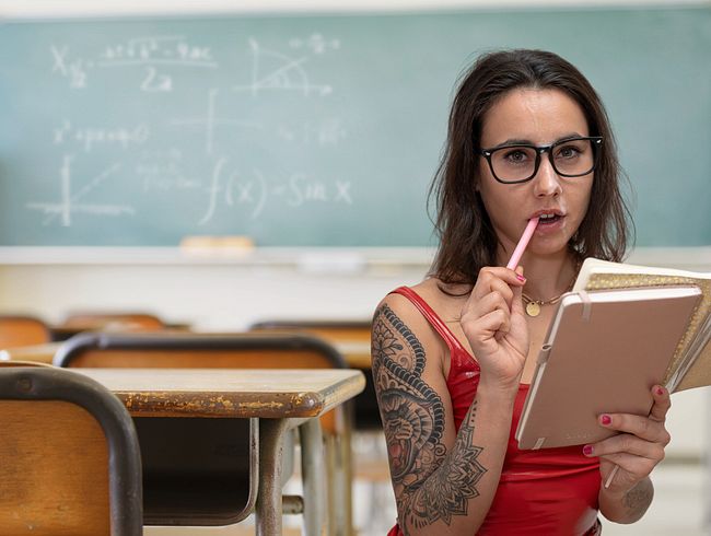 JennyStella - Strenge Lehrerin erzieht dich