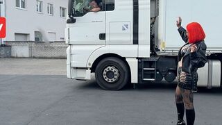 Cat-Coxx am Truckstop! Jeder Fahrer darf rüber rutschen