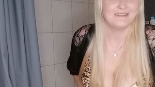Alex-Blond - Amateurin will mit dir duschen