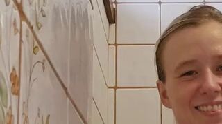 Kurzer Dusch-Clip von Lea-Sommer