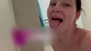 Lu-Lux - Krasser Deepthroat mit Pissfinale