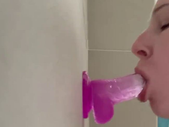 Lu-Lux - Krasser Deepthroat mit Pissfinale
