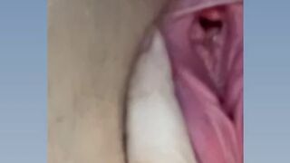 dirtyprincess123 zeigt dir ihren Arsch und du siehst beide Löcher