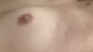 dirtyprincess123 zeigt dir ihren Körper und will, dass du ganz genau hinschaust