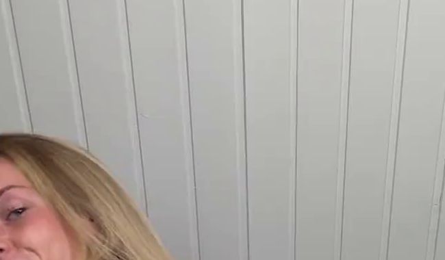 ZoeyLinn772 - Ich ziehe zum 1. Mal vor laufender Kamera blank