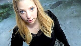 FunFuckPaar lässt sich gerne auf den Teen Dreier ein