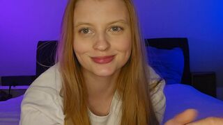 Skylar-Sweet erkundet ihre eigene Fotze