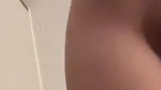Stella-Haase will, dass du ihr beim Duschen zusiehst