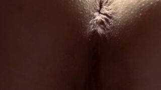 LovelyGirl14 spendet gerne ihren Natursekt