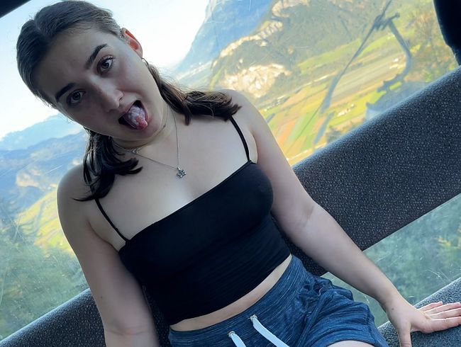 LeahSnuSnu erlebt wilden Fick in der Gondel