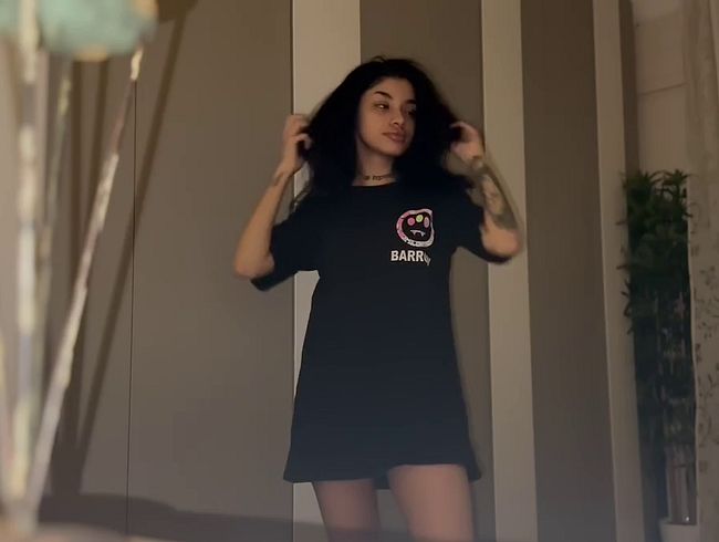 alexateen0 zeigt sich zum 1. Mal nackt und spielt an ihren Titten