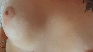 Chaos-Mom - Mum fickt sich selbst hart