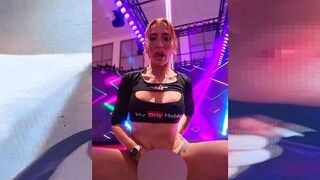 Venus Berlin 2025: Nackt auf der Bühne und die geile Menge unter Kontrolle mit Sexy Rachel