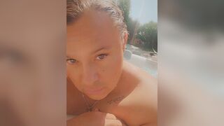 KinkyBitchforyou - Nasser Spaß im Whirlpool