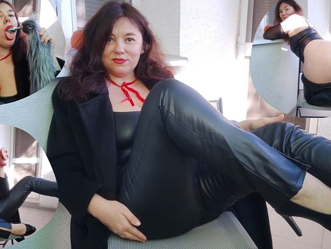 Milf Vio-1 kommt im Lederoutfit und High Heels zum Date