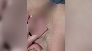 Creamy-Bunny - Ich spiele an meiner Muschi und öffne sie für dich