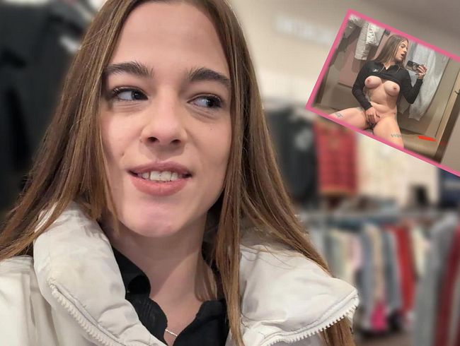 Luna_Lynn besorgt es sich in der Umkleide Kabine
