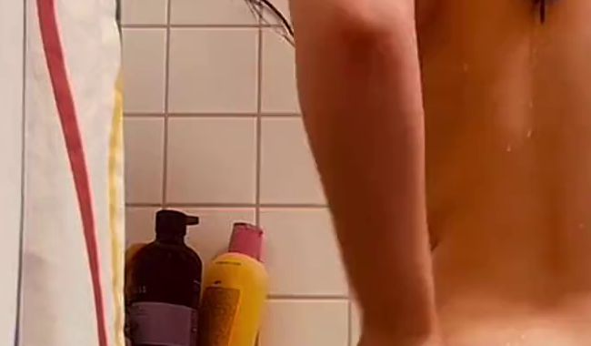 Krankenhausdusche zum bumsen benutzt (Zuckerwuerstchen00)