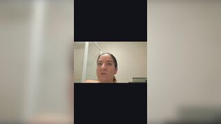 Josy_Rose zeigt ihre Fotze im Internet