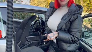 Milf Cat-Coxx lässt sich ohne Gummi an der Waschanlage bumsen