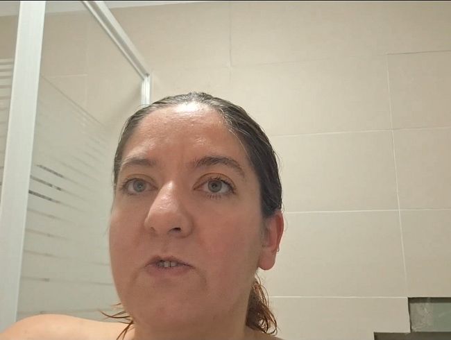 Josy Rose @ Netzstrümpfe und Pussy zeigen