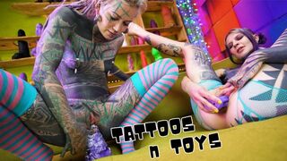Anuskatzz: Alternative Girls probieren verrückte Spielzeuge aus