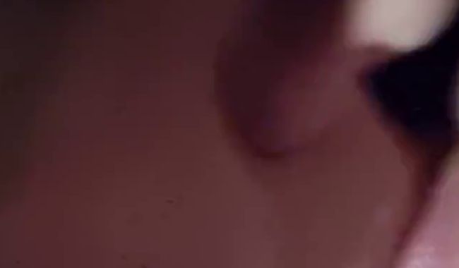 Kernoel Fut gibt nachts einen Blowjob im Wald