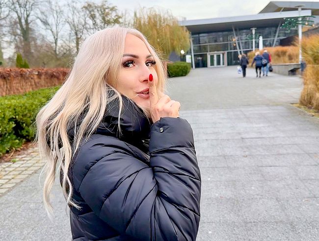 Lisa_Sophie squirtet beim Sex in der Therme