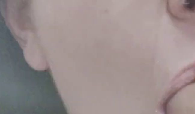 Lexxxylove: Dildo lutschen macht mich geil !