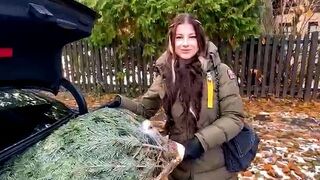 Mia Minou verführt den Passanten zum Fick