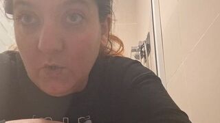 Mein erstes NS-Erlebnis in der Dusche - Josy Rose traut sich