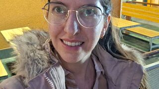 Sofia-Bloom verliert ihre Sex Wette