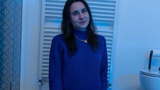 HEFTIG! KOMPLETT DEVOT! NOCH HÄRTER - 500-PS-Sybian mit Reizstrom macht mich komplett fertig - Jenny Stella
