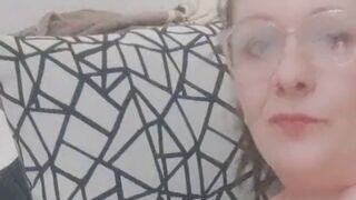 Lexxxylove testet ihr neues Toy