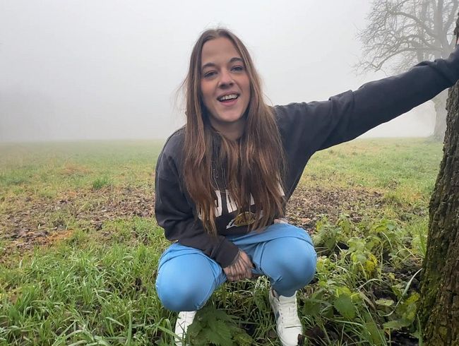 Luna_Lynn wagt sich ran - Ihr allererster öffentlicher Natursekt-Moment