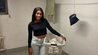 Nicki Jenna - Das Nachbarsluder fickt User Tobias und erfüllt ihm seinen Pornotraum
