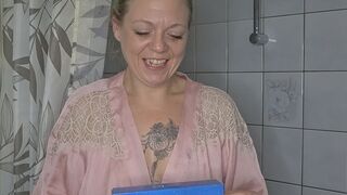 Anna Lustig - Adventstürchen 16: Userwunsch erfüllt! Maul auf, ich pisse direkt rein!