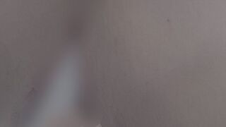 Biene_Summ: Wie wurde ich nur zum Dauergeiles Luder, dass es sich immer und überlal selber besorgt?
