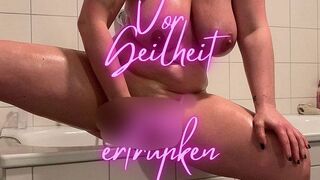 Elisa92: Vor GEILHEIT fast ertrunken! Mega Orgasmus bis zum umkippen!