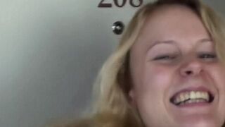 blondehexe: Geiler Porno Fick mit Neuling!
