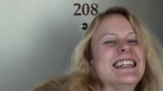 blondehexe: Geiler Porno Fick mit Neuling!