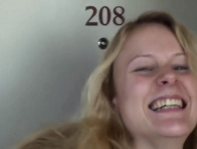 blondehexe: Geiler Porno Fick mit Neuling!