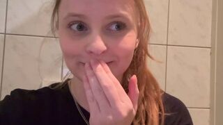 Skylar-Sweet macht verbotene Sachen im Gym