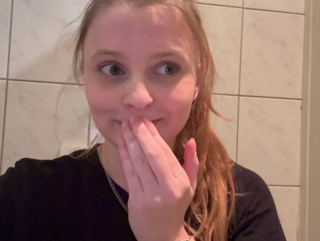 Skylar-Sweet macht verbotene Sachen im Gym